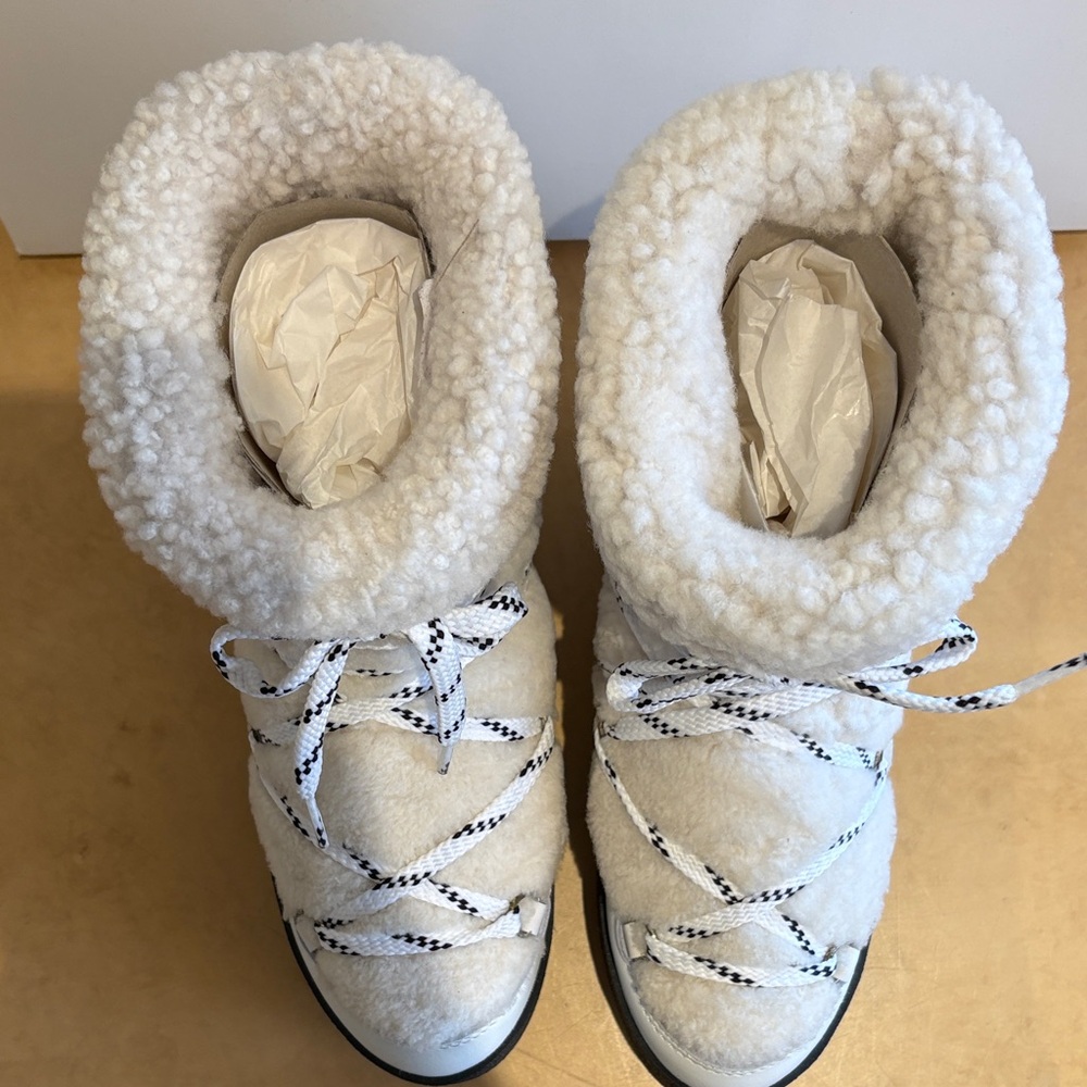 La CANADIENNE White Shearling Lace-Up Platform Boot - Picture 2 of 5